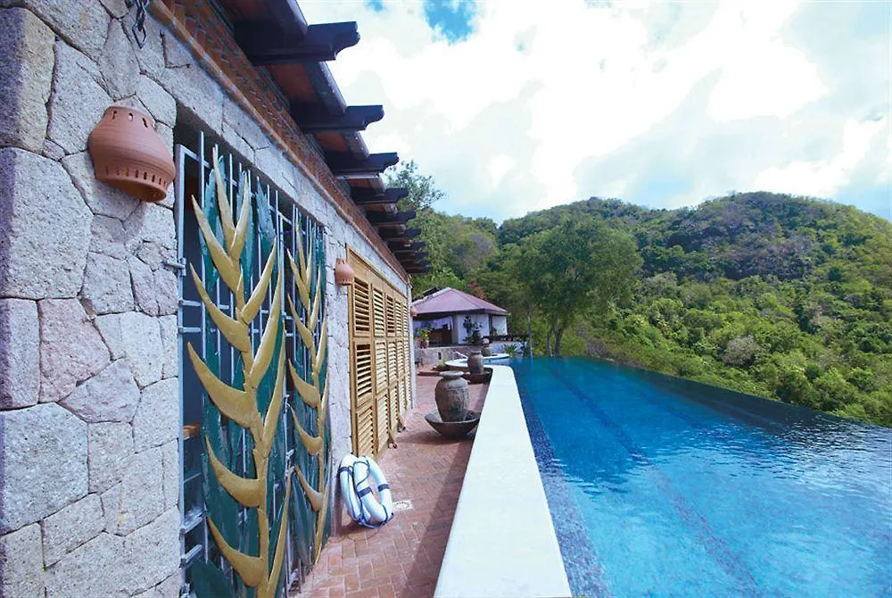 Caille Blanc Villa Soufriere 4*, Mamin